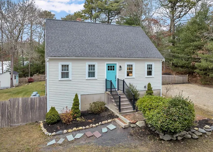 Family-Friendly Home Near Beach With Fenced Yard , Fire Pit, Three Bedroom Plus Office Make For Four Unique Sleeping Spaces, Pocasset Home Perfect For Families, Host Up To 7, 24 Hr Hospitality