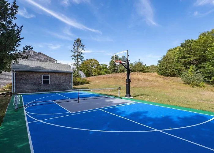 Stay On The Cape Vacation Rentals: Immaculate Home 2 Acres Short Walk To Beach